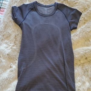 Lululemon Tshirt